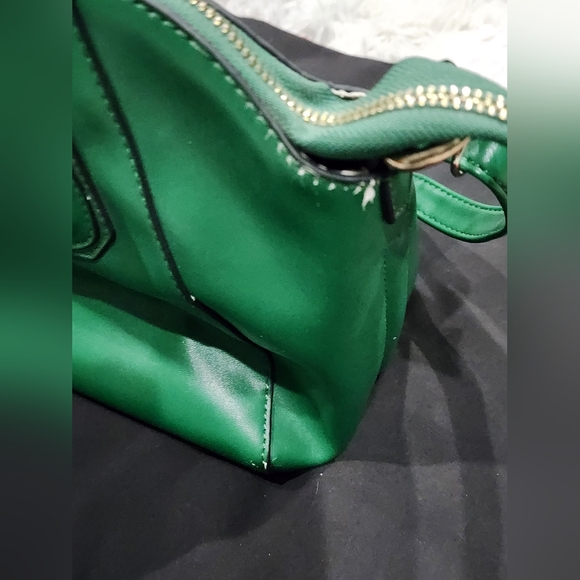 COCO + CARMEN | Convertible Handbag 👜 | Green - Picture 6 of 6